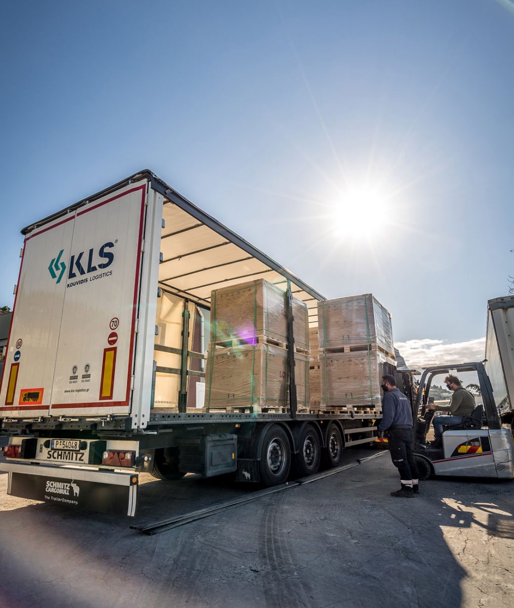 KLS_truck_solar_panels